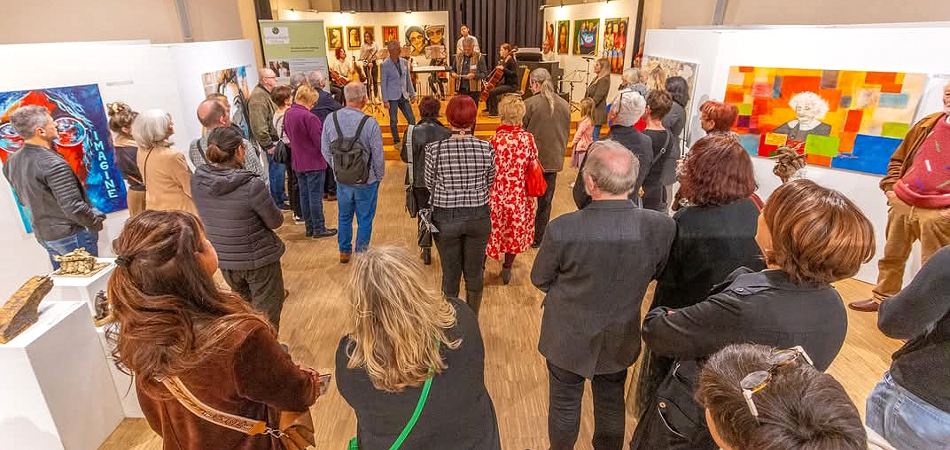 Das Publikum lauscht