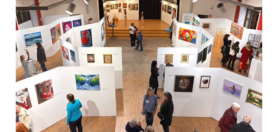 Großes Interesse bei den Gästen der Ausstellung