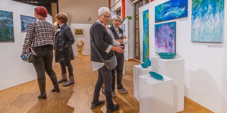 Die Wand der blauen Werke