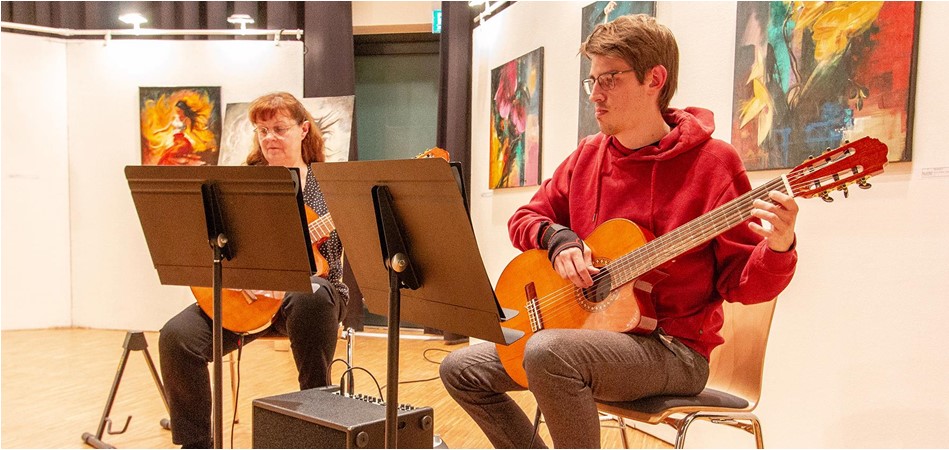 Musikalische Untermalung der Vernissage: Musikschule Mainburg